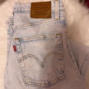 Levi’s Straight Ankle Ribcage Jeans